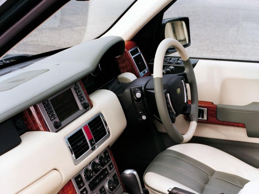  Land Rover Range Rover Autobiography 2004 года  (фото 9 из 15)